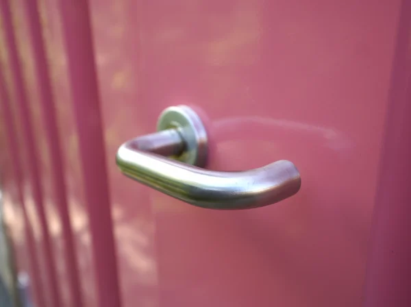 130d33_1c136ab7818e4e49ad5dc733133e3dd7mv2.webp Conteneur Bar Démontable XL 32 m Rose RAL 3015-Neuf – Devis Gratuit