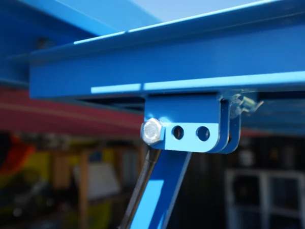 130d33_26b44db277fb4e4ca7f3031c97d56ecdmv2.webp Conteneur Bar Démontable 42 mètres XL Bleu RAL 5015-Neuf – Devis Gr...