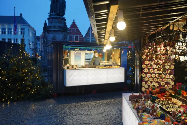 130d33_575fe07cf5fa4713aed97fabc8b320b7mv2.webp Conteneur Bar Démontable 82 mètres Noir RAL 9005-Neuf – Devis Gratuit