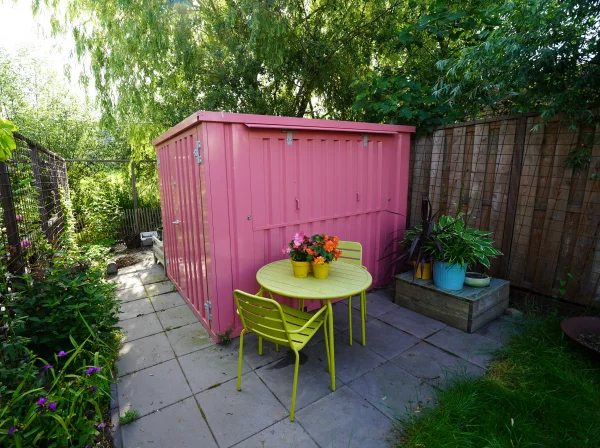 130d33_5fe49b19ca4f4a6ba48bc6611f50ddc4mv2.webp Conteneur Bar Démontable XL 32 m Rose RAL 3015-Neuf – Devis Gratuit