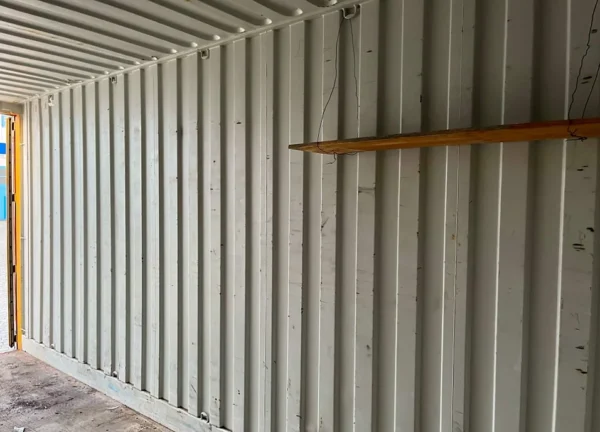 130d33_9d8b6b8b152e463db8838e672dbcab8cmv2.webp Conteneur maritime de 20 pieds High Cube Pallet Wide PW doccasion-N...