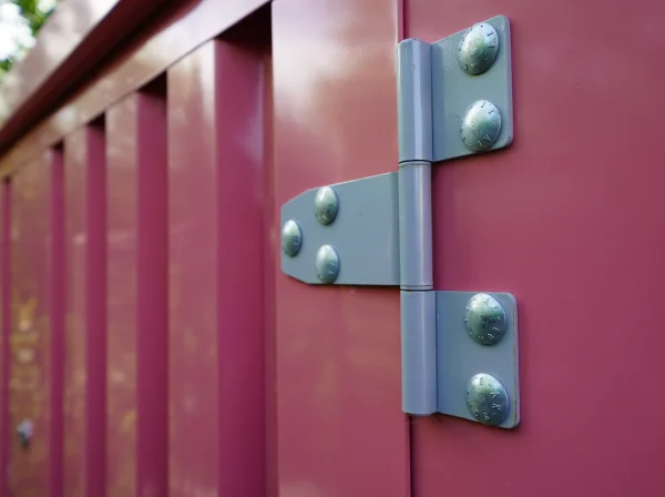 130d33_b81c5ec5cb774c9f8916adb900957c9amv2.webp Conteneur Bar Démontable XL 32 m Rose RAL 3015-Neuf – Devis Gratuit