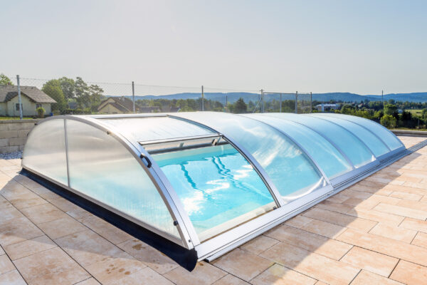 Abri de piscine B2 pour bassins-Neuf – Montage Simple & Rapide