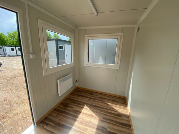 130d33_c1723763f6c346a1a331eb95b95f473bmv2.jpg Container 3240m-Neuf – Devis Gratuit