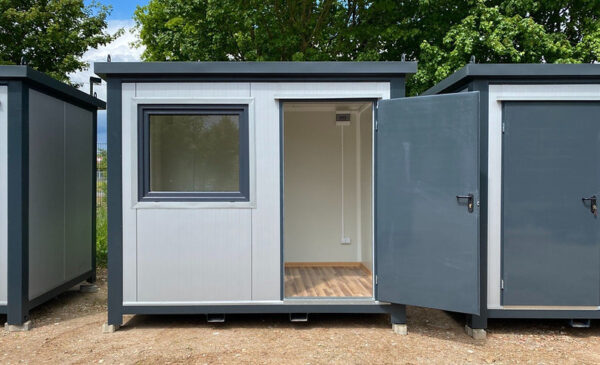 130d33_c1dfdf6f118c4e0fb9b0142a8c84681bmv2.jpg Container 3240m-Neuf – Devis Gratuit