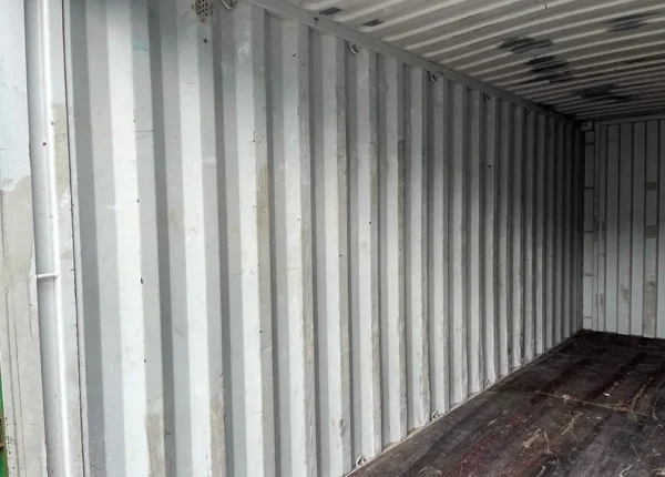 130d33_d254216d4f134907a79f152080d8c7f1mv2.webp Conteneur 20 pieds doccasion-Neuf | Achat & Livraison Rapide