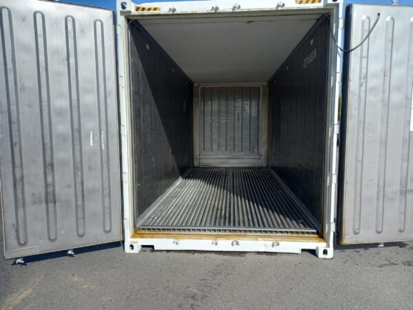 17182637775797815675775109504658-scaled-1.jpg Container isotherme 20 pieds high cube – 5859 – Prix & Disponibilité