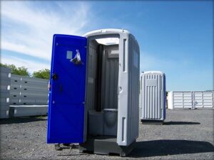 Autarke Chemietoiletten-Anlage – Sanitärbungalows – Installation Ra...