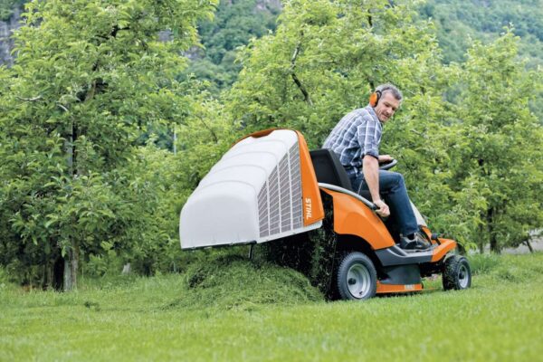 Tondeuse autoportée thermique STIHL RT 4082 Performances exceptionn...