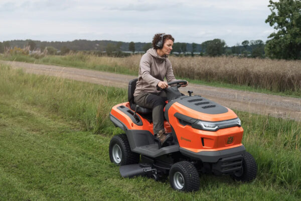 Tondeuse autoportée Husqvarna TS 215T – Puissance et performance – ...