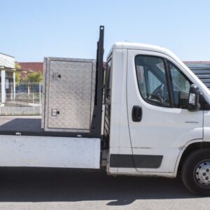 att-5697.jpg Coffre aluminium 4 ouvertures 1300L – Organisation optimale