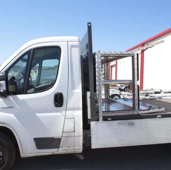 Coffre aluminium 4 ouvertures 1300L – Organisation optimale