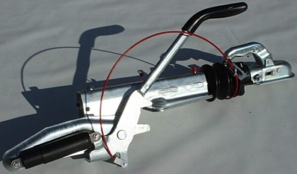 att-5780.jpeg Commande de freinage remorque KNOTT KFG35D 3500KG – Sécurité optima...