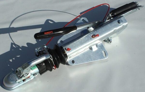 att-5781.jpeg Commande de freinage remorque KNOTT KFG35D 3500KG – Sécurité optima...