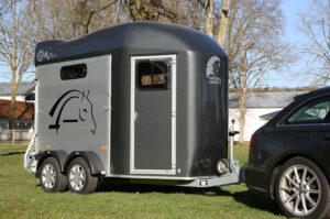 att-6837.jpg Van Cheval Liberté 2 chevaux GOLD 3 – Transport équin performant – ...