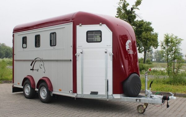 Van Cheval Liberté 4 chevaux Maxi 4 – Transport Équin Homologué