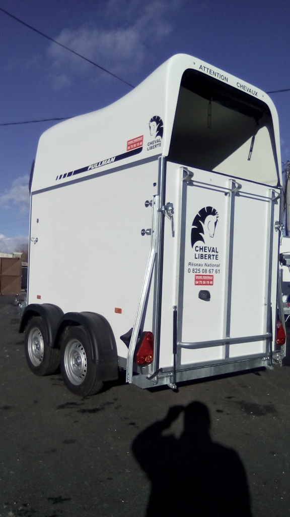 Van 15 Places cheval Liberté Gold One White Line – Qualité Pro, Liv...