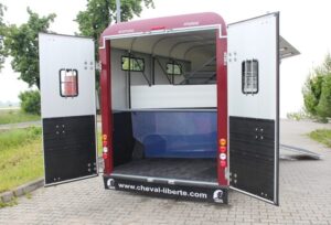 att-6863.jpg Van Cheval Liberté 4 chevaux Maxi 4 – Transport Équin Homologué