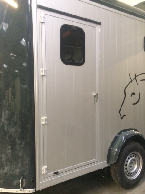 Van Cheval Liberté 4 chevaux Maxi 4 – Transport Équin Homologué