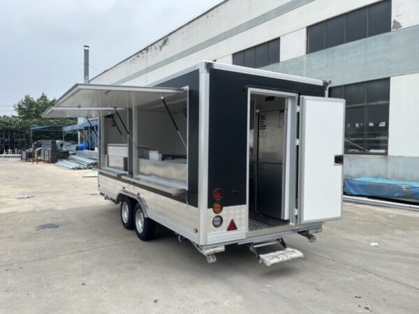 att-8605.jpg Remorque Food-Truck ERZODA Catering Trailer 2400kg – Commerce Ambul...