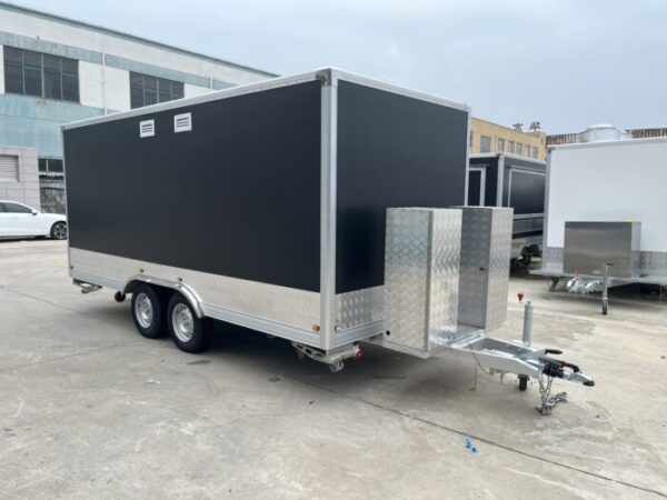 att-8606.jpg Remorque Food-Truck ERZODA Catering Trailer 2400kg – Commerce Ambul...