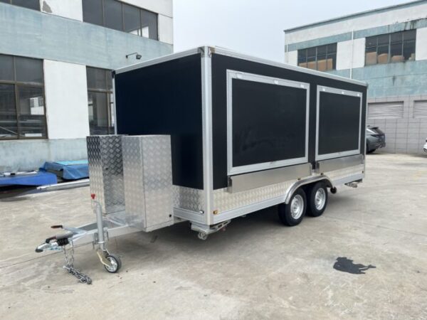 att-8607.jpg Remorque Food-Truck ERZODA Catering Trailer 2400kg – Commerce Ambul...
