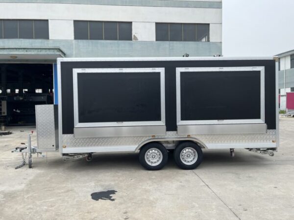att-8609.jpg Remorque Food-Truck ERZODA Catering Trailer 2400kg – Commerce Ambul...