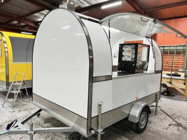 Remorque magasin Truck-food 25m Solution mobile alimentaire – Comme...
