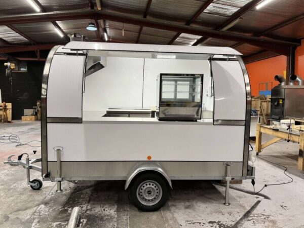 Remorque magasin Truck-food 25m Solution mobile alimentaire – Comme...