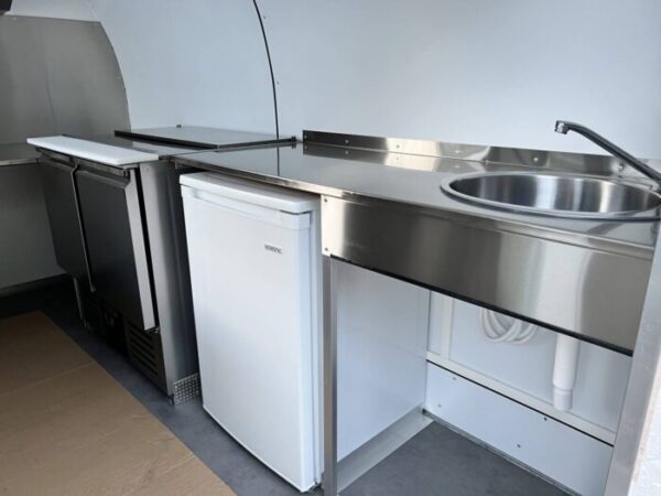 Remorque magasin Truck-food 25m Solution mobile alimentaire – Comme...