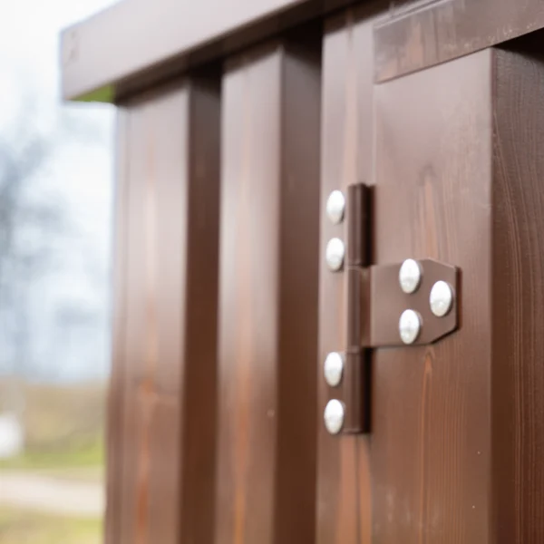 c541a2_247065c3412e46f4a2570ac311953b0bmv2.webp Container imitation bois 3 x 2 mètres – avec double porte grand cot...