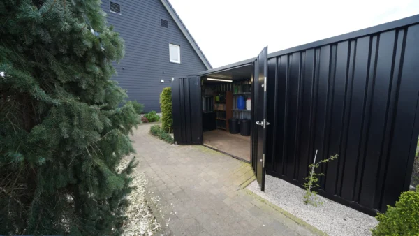 Conteneur démontable noir 6 x 2 mètres – avec double porte sur le c...