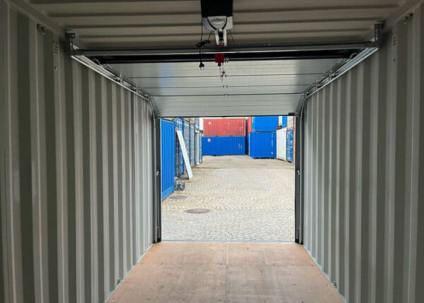 c541a2_5d661139cbfe4270b59c236f38f22009mv2.jpg Conteneur Maritime 20 avec Portes Garage Sectionnelles-Neuf – Devis...