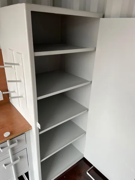 c541a2_fd04642e11f04a21b4bdec18917b4f0amv2.webp Conteneur datelier de 10 pieds-Neuf – Devis Gratuit